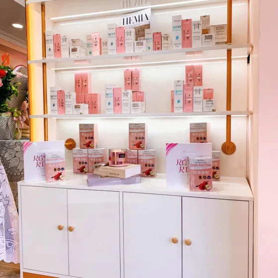 THI CÔNG NỘI THẤT TIỆM MỸ PHẨM HEMIA- ĐÀ NẴNG